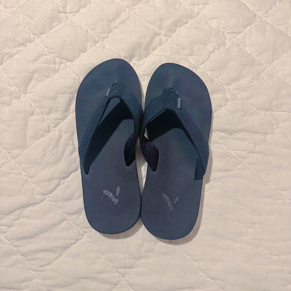 American Eagle Mens Black Flip Flops! Never worn! Size 8